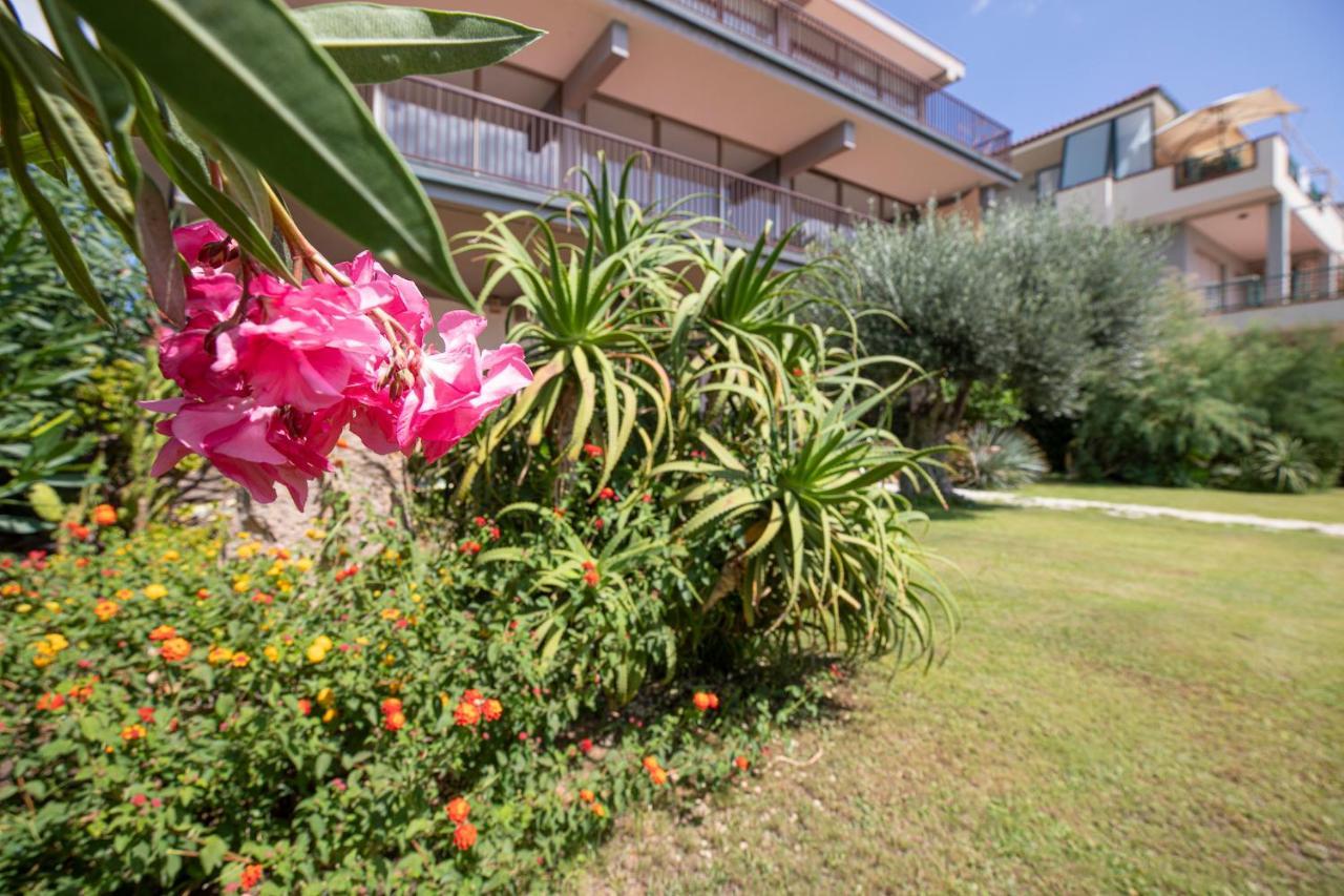 Villa Arrecifes Fertilia Bagian luar foto
